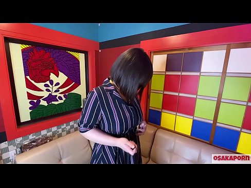 ❤️ Puttana giapponese con grandi tette si masturba con sex toys e ha un orgasmo. Parla in un'intervista della sua esperienza di scopata. Tette enormi e figa pelosa che geme forte. Osakaporn ️ Pornoal it.sayhentai.ru